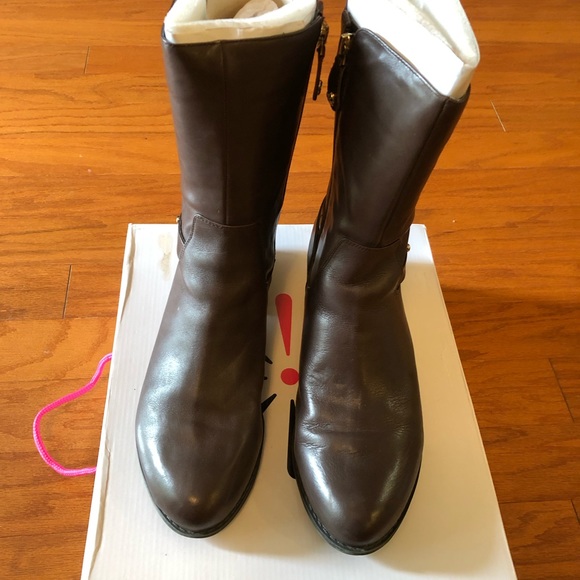 Boots - Picture 3 of 3